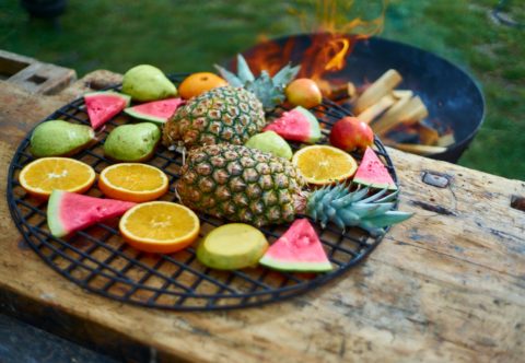 Ovoce na grilu