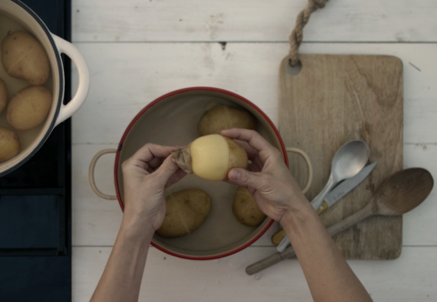 Zlepšovák: Jak nejrychleji oloupat brambory