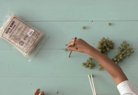 Zlepšovák: Jak se naučit jíst hůlkami