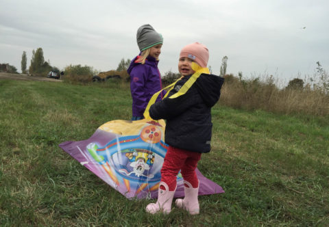 Vyrazily jsme s dětmi na drakiádu