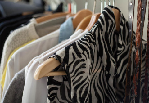 Nevyhazujte staré oblečení, když si kupujete nové