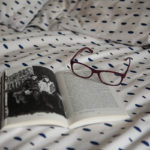 Jak si číst v posteli a nezkazit si oči