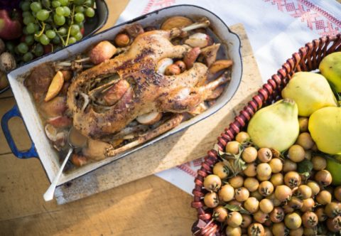 Svatováclavská husa s hruškami a slivovicí