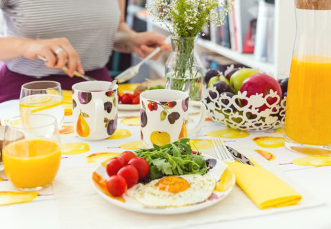 Jak připravit stůl na snídani, kterou proměníte v rande