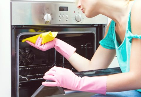 Jak vyčistit zašlou troubu?