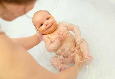 Vaničkování zbavilo naše miminko bolavého bříška a konečně se unavilo