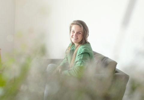 Pomáhá ženám srovnat cyklus a říká: „Není normální, aby menstruace bolela.“