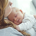 5 mýtů o kojení, které mohou pěkně potrápit