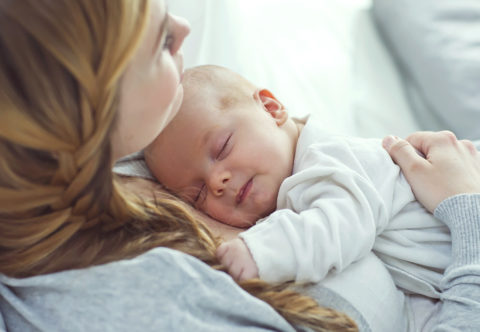 5 mýtů o kojení, které mohou pěkně potrápit