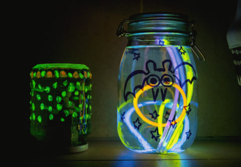 DIY pro děti: Efektní zavařovačky, které svítí ve tmě