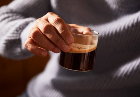 Návod, jak degustovat kávu. Dokážete rozeznat chutě, které se v ní skrývají?