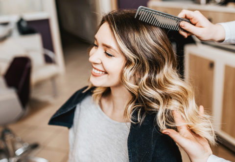 Kadeřník radí, jak předejít lupům a co dělat, když se objeví