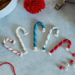 Návod na vánoční ozdoby: Vyrobte sladké hůlky technikou makramé