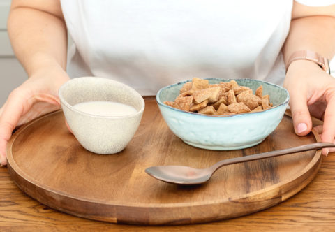 Vyzkoušela jsem: Jdou dětmi oblíbené cereálie připravit i doma? Můj recept na skořicové čtverečky