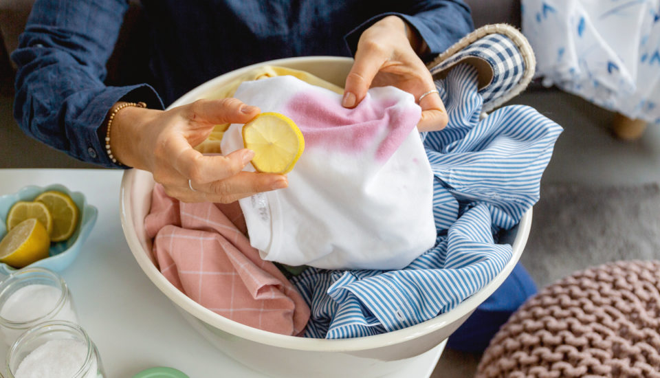 Pustila jsem se do testování: Fungují babské rady na praní prádla bez chemie?