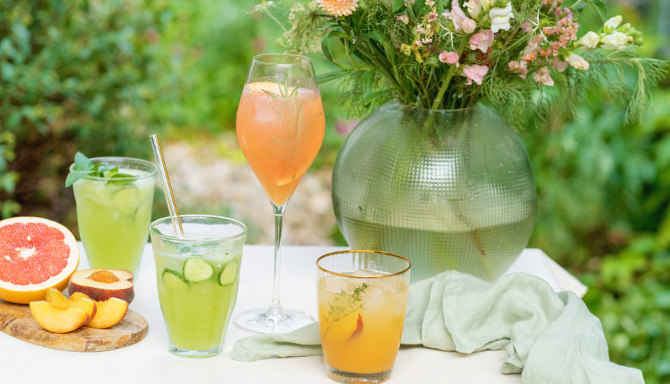 Tři recepty na letní spritzy: Perlivé drinky se spoustou ledu, kterými si osvěžujeme parné dny