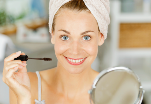 Co dělám, abych měla krásné řasy? Manuál od líčení po péči, na kterou se často zapomíná