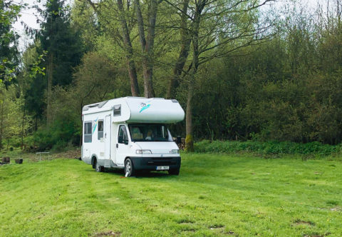 Vyrazte na dovolenou obytňákem: Bude vám vyhovovat karavan, dodávka nebo klasické obytné auto?