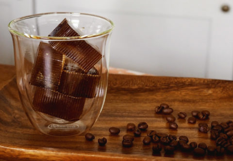 Hoďte kávu na mrazák! Vyzkoušejte recepty s kávovým ledem