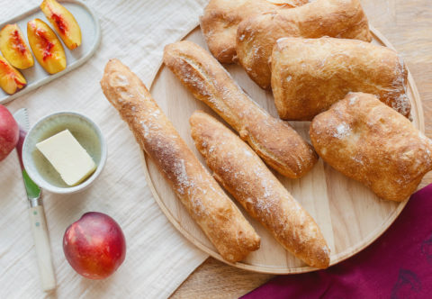 Domácí nadýchané ciabatty na zítřejší svačinu upečete jen z 5 ingrediencí