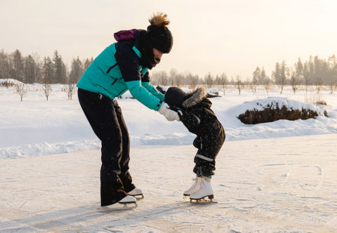 Obrňte se trpělivostí, zabalte svačinu a vyrazte s dětmi na led