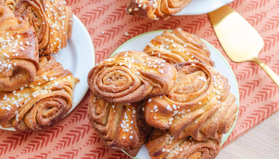 Máte rádi skořicové šneky? Zkuste recept na finské rolky korvapuusti!