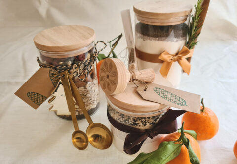 Směsi na domácí pečení jako dárky balené ve skle