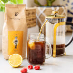 Recept na domácí cold brew s bonusem: vylepšete si ho ovocným sirupem