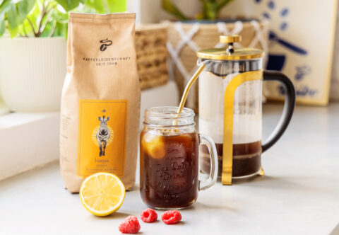 Recept na domácí cold brew s bonusem: vylepšete si ho ovocným sirupem