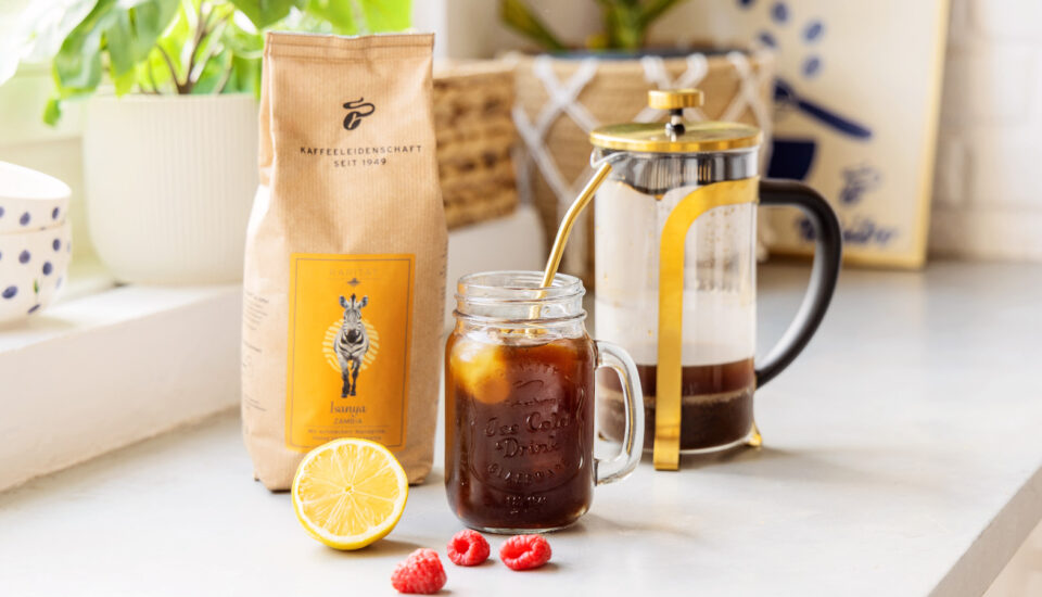 Recept na domácí cold brew s bonusem: vylepšete si ho ovocným sirupem