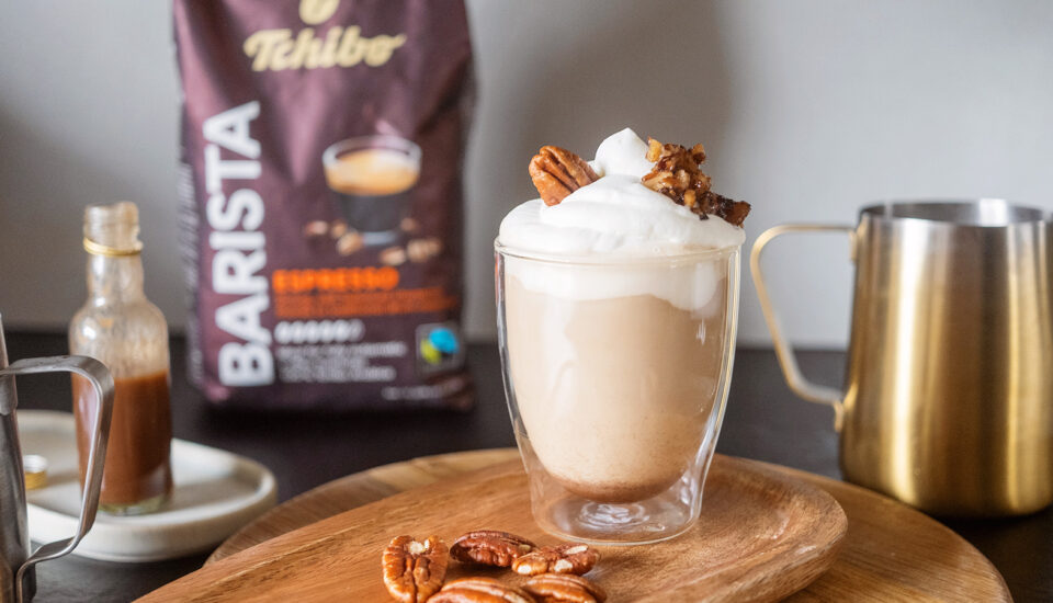 Moje podzimní chutě: recept na Caffè latte con panna s domácím pekanovým sirupem