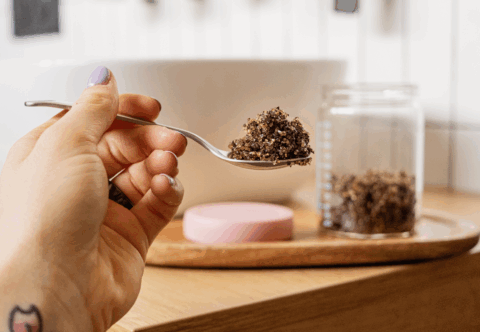 Můj recept na domácí kávový peeling a chvilku relaxu k tomu