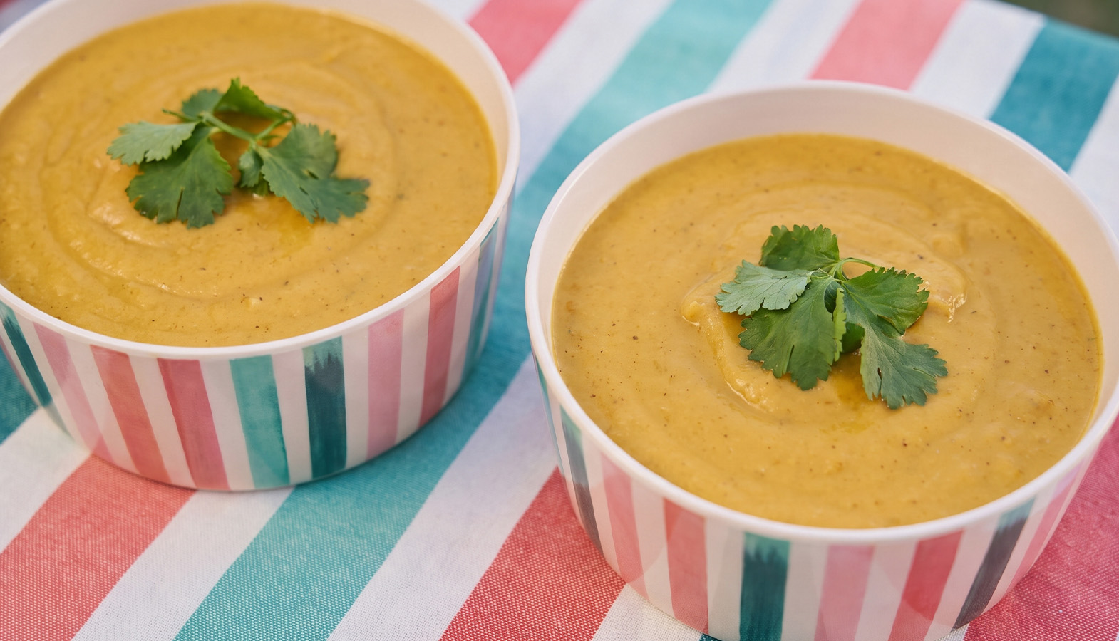 recept na kari, které uvaříte v kempu